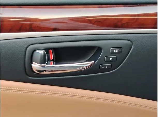 Car image 28