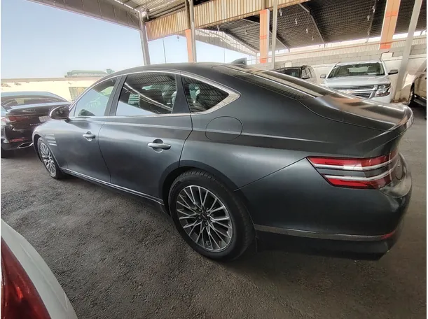 Car image 7