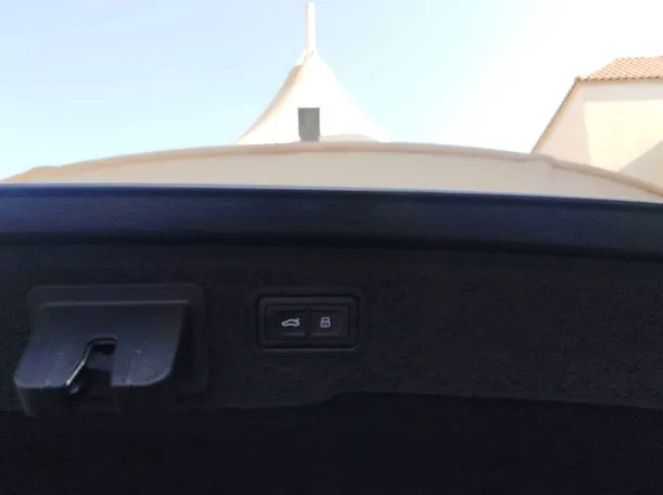 Car image 33