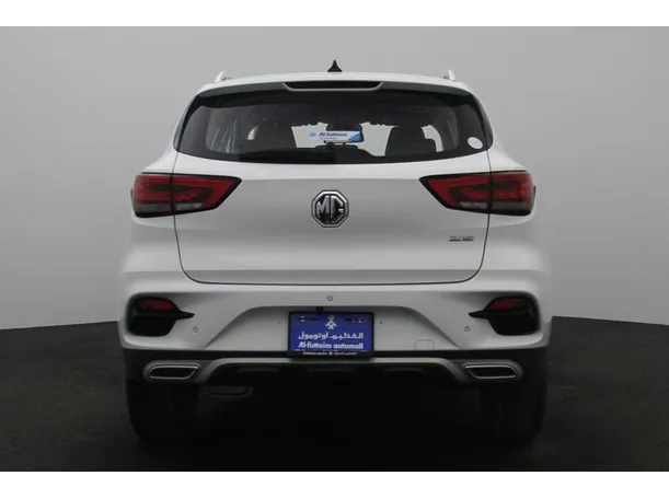 Car image 12