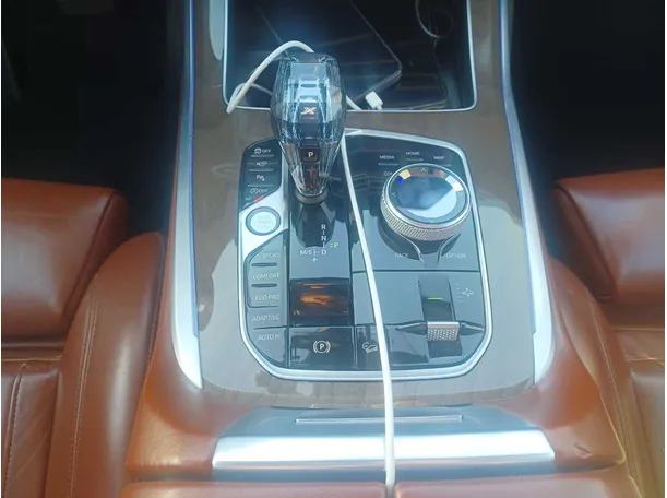 Car image 13