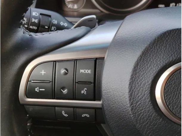 Car image 28
