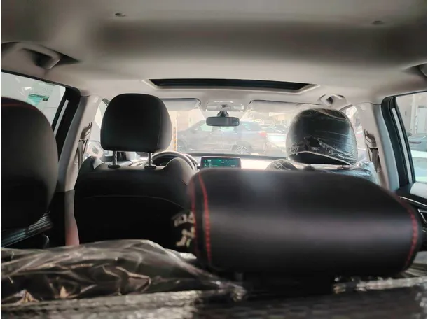 Car image 28
