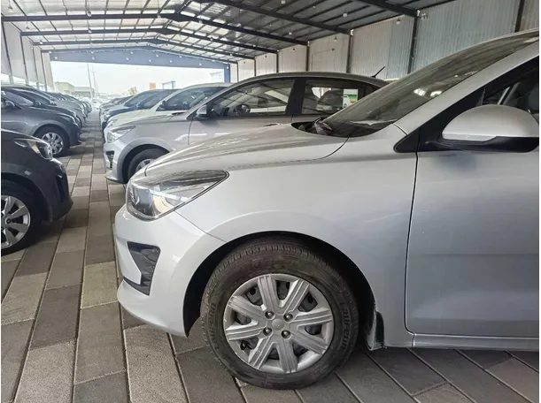 Car image 10
