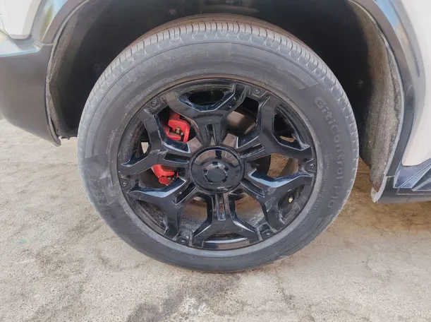 Car image 10