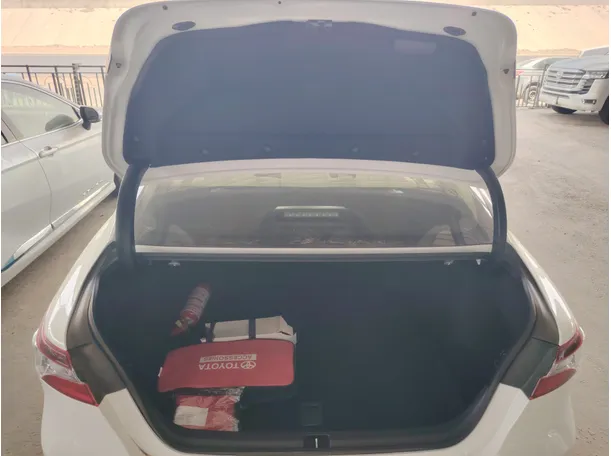 Car image 27