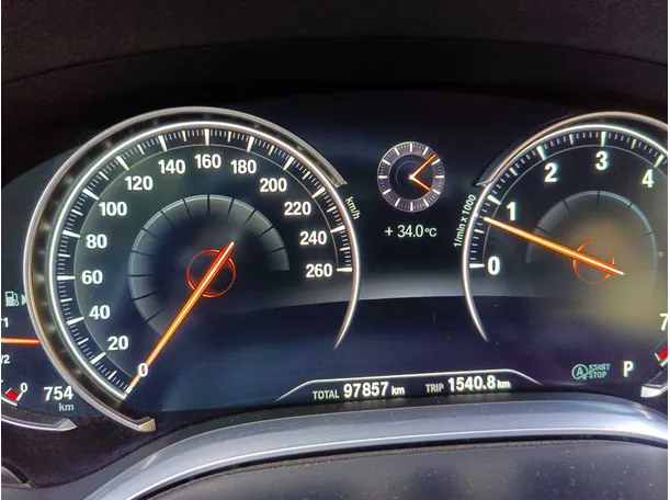 Car image 27