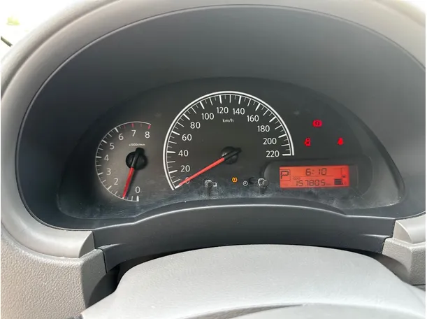 Car image 18