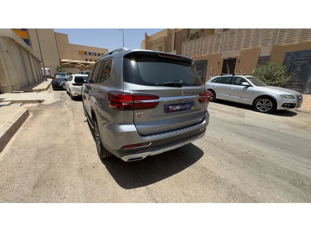 Car image 7