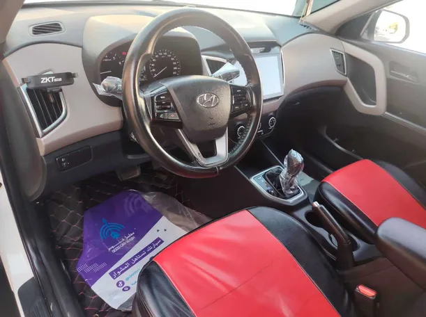 Car image 12