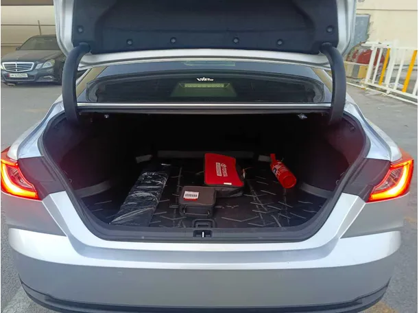 Car image 27