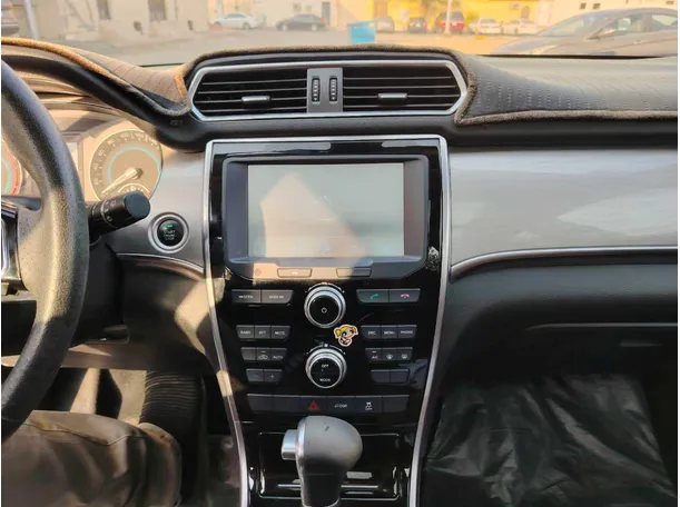 Car image 26