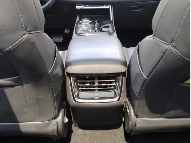 Car image 35