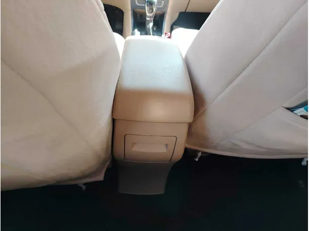 Car image 33