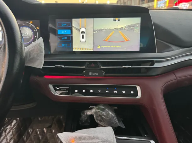 Car image 16