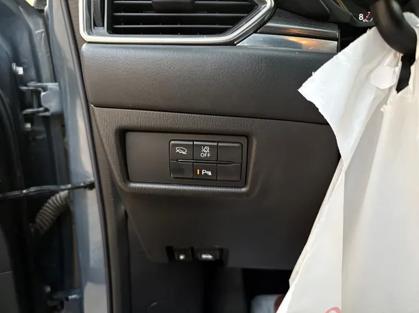 Car image 26