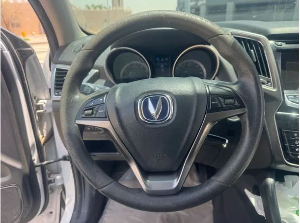 Car image 16