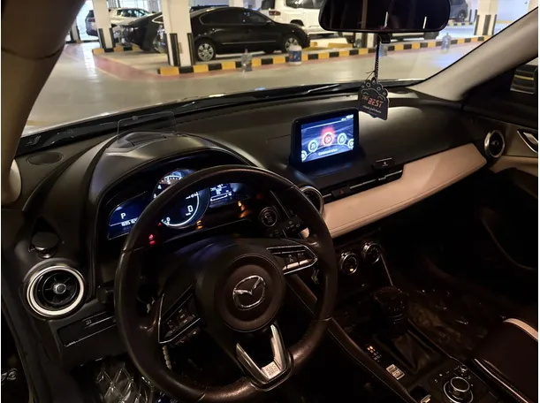 Car image 11