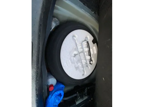 Car image 23