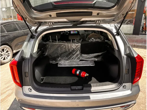 Car image 22