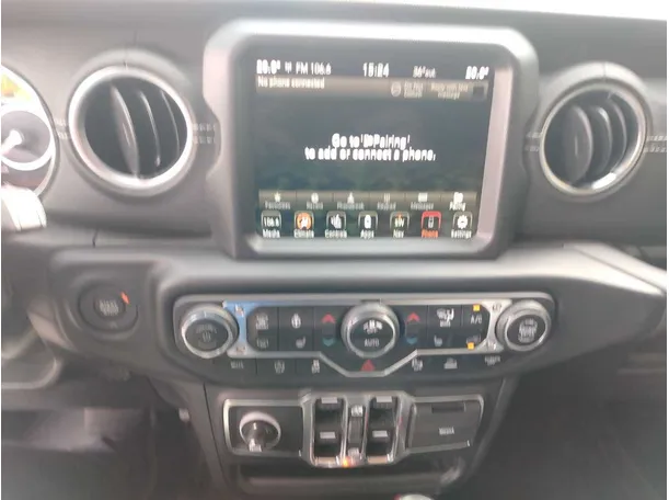 Car image 32
