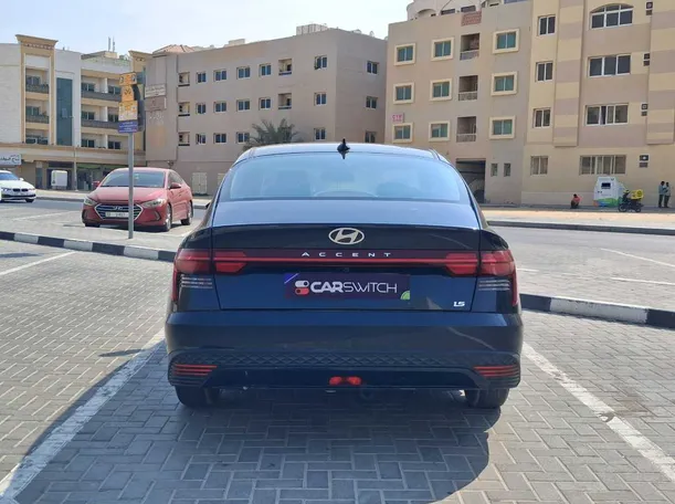Car image 6