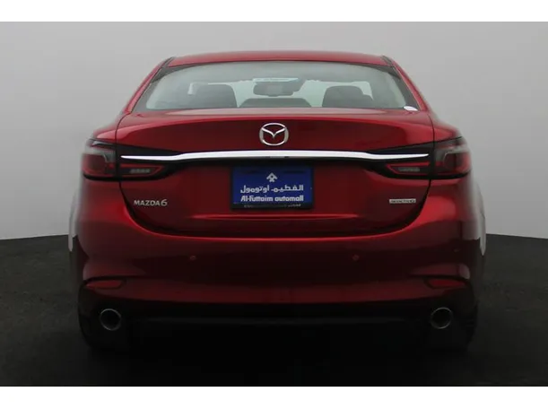 Car image 12