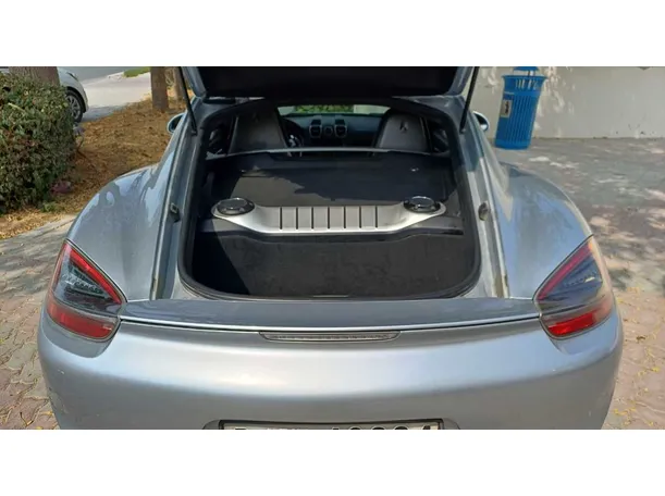 Car image 17