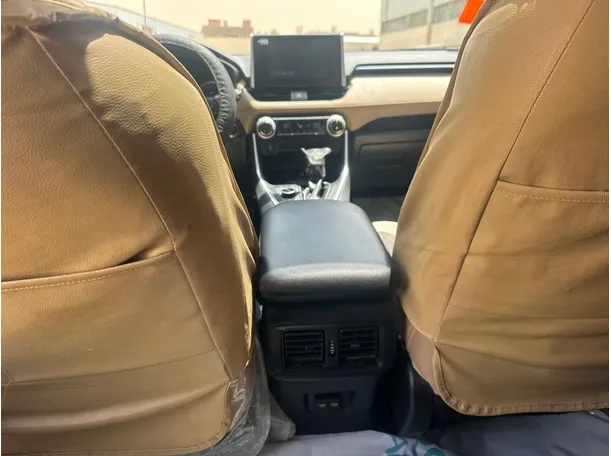 Car image 20