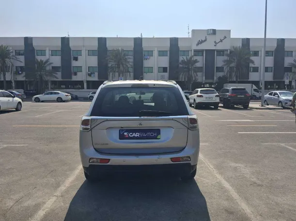Car image 6