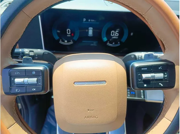 Car image 26