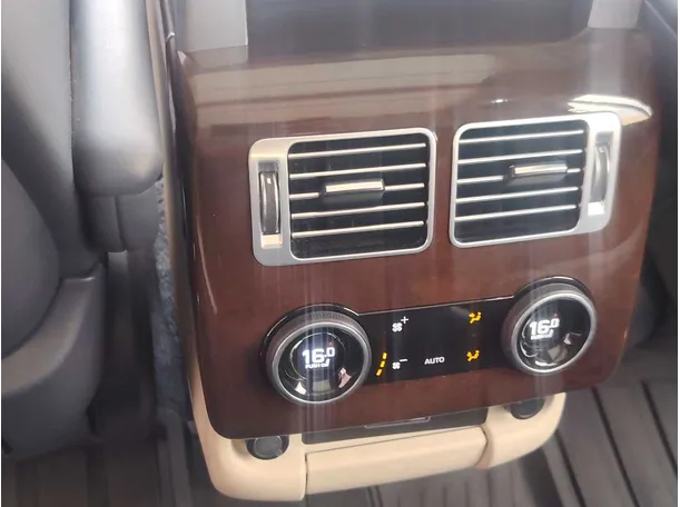 Car image 32