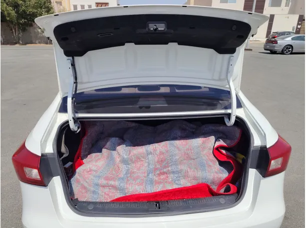 Car image 22
