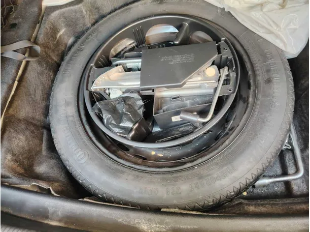 Car image 41