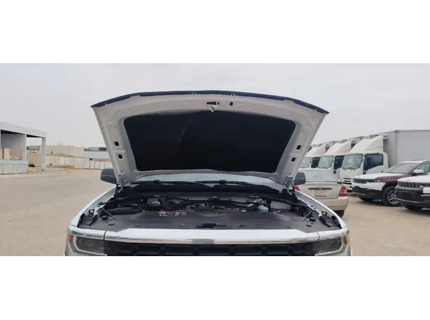 Car image 25