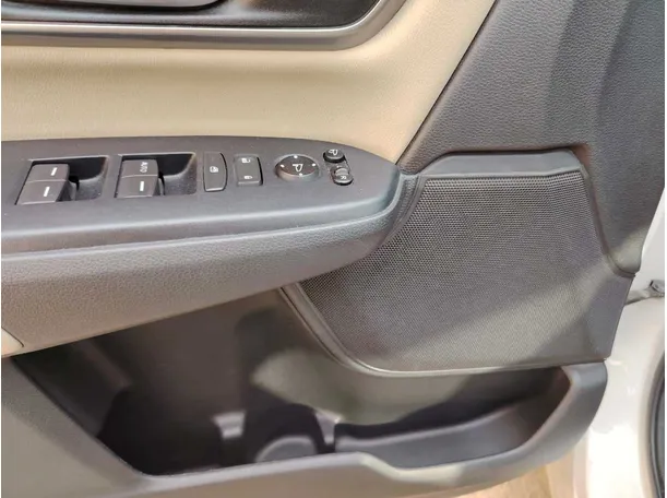 Car image 45