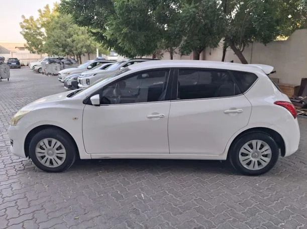 Car image 8