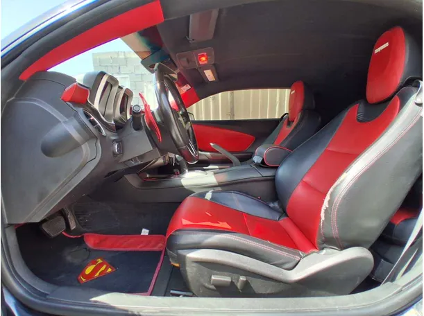Car image 12