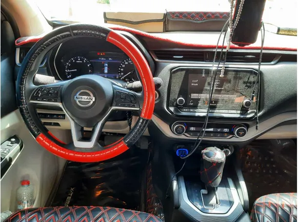 Car image 16