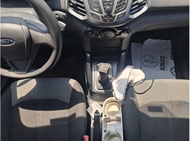 Car image 14