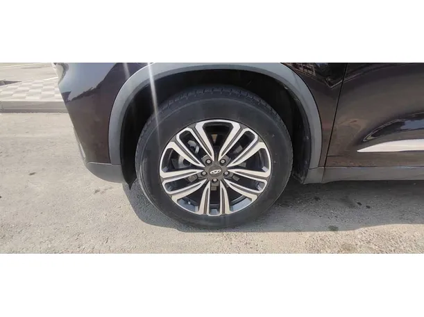 Car image 10