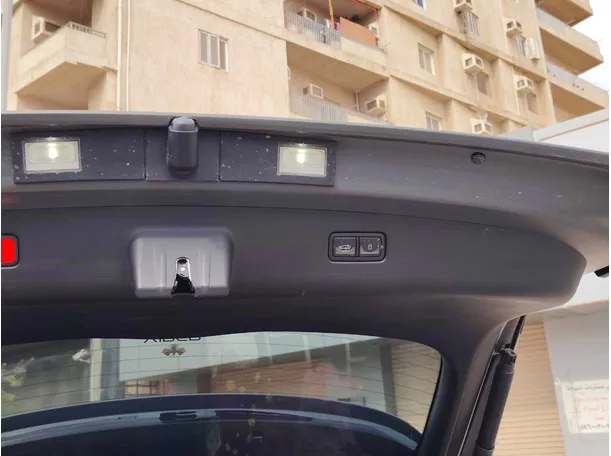 Car image 43
