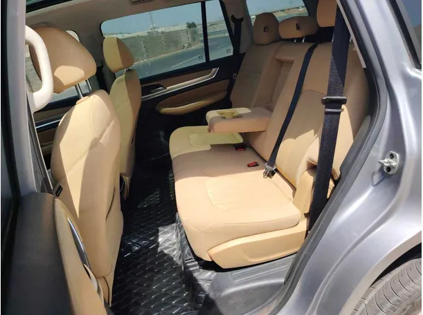 Car image 16