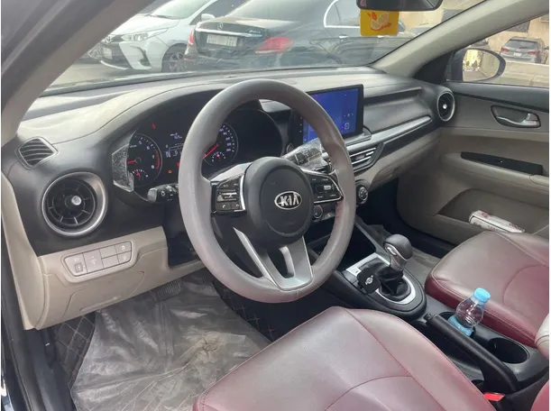 Car image 11