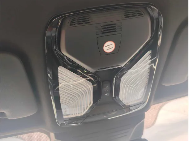 Car image 36