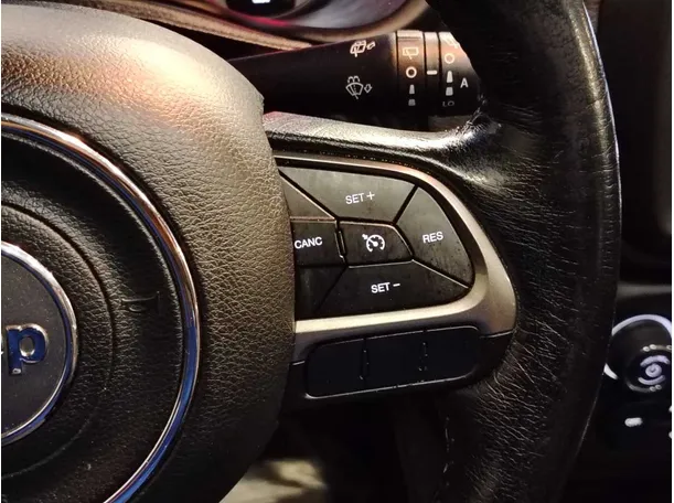 Car image 27