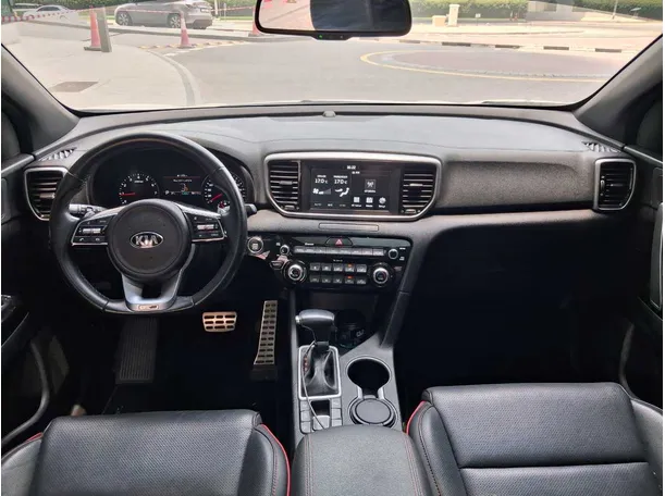 Car image 15