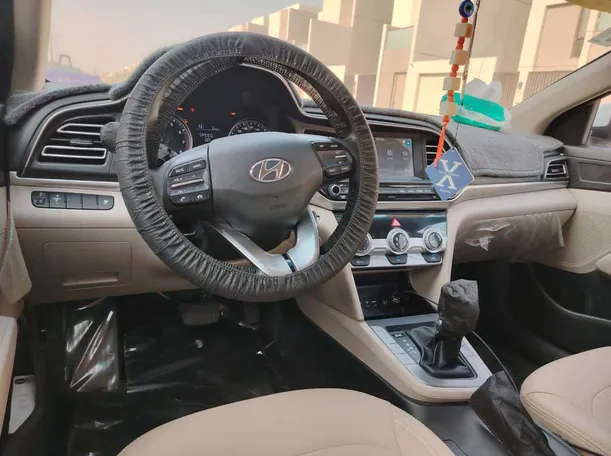 Car image 26