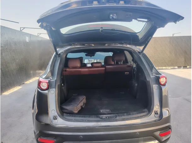 Car image 25