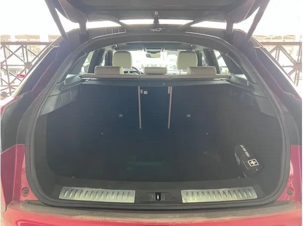 Car image 27